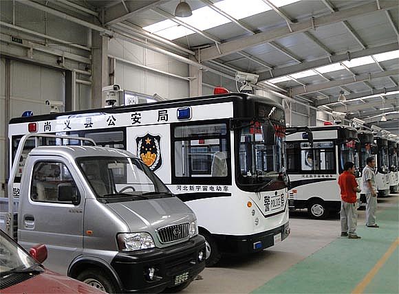 整裝待發(fā)的躍迪移動警務(wù)室