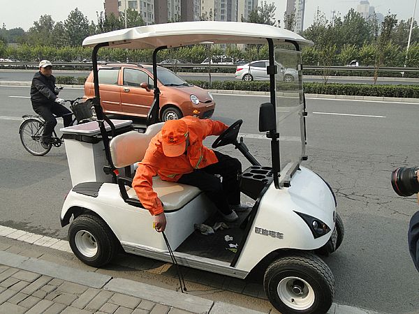 石家莊市二環(huán)路推廣垃圾裝卸機(jī)械化-垃圾清運(yùn)車(chē)