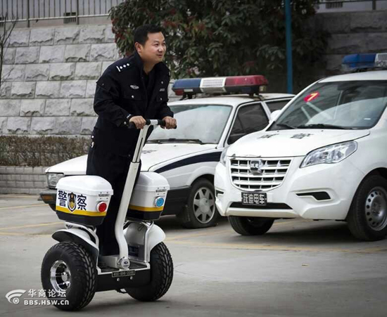 商洛公安獲贈(zèng)的單警雙輪車將投入春節(jié)安保