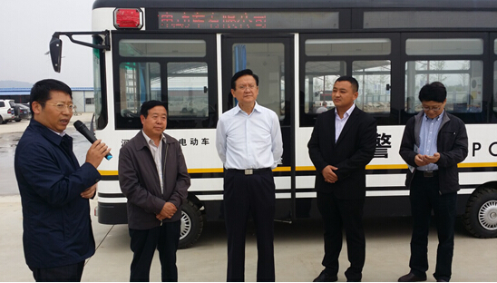 陜西省政協(xié)副主席、民革省委主委李曉東到躍迪集團(tuán)陜西躍迪新能源汽車有限公司項目建設(shè)基地調(diào)研