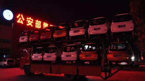 躍迪電動汽車批量發(fā)車河南——躍迪電轎，軍工品質(zhì)