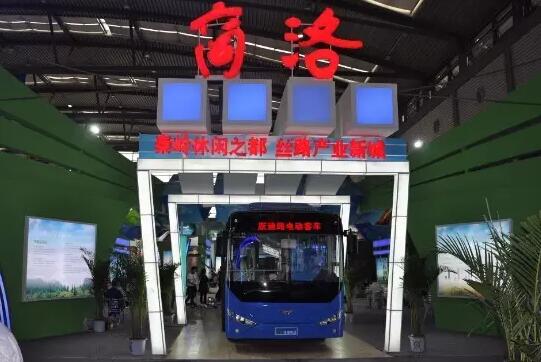 躍迪新能源電動(dòng)客車(chē)閃亮亮相2016絲博會(huì)暨第二十屆西洽會(huì)