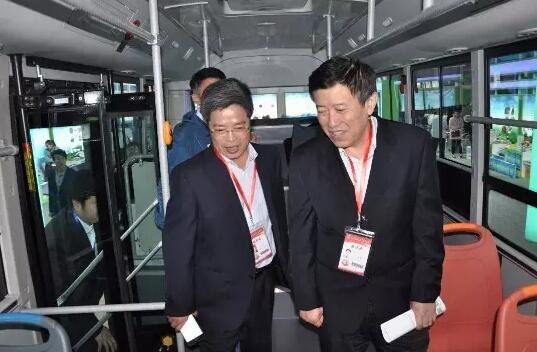 躍迪新能源電動(dòng)客車(chē)閃亮亮相2016絲博會(huì)暨第二十屆西洽會(huì)