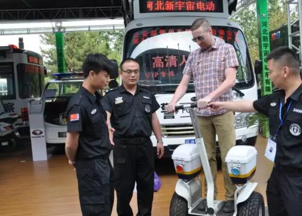 躍迪移動測速卡口、躍迪定制智能人臉識別成為本屆警用裝備博覽會焦點