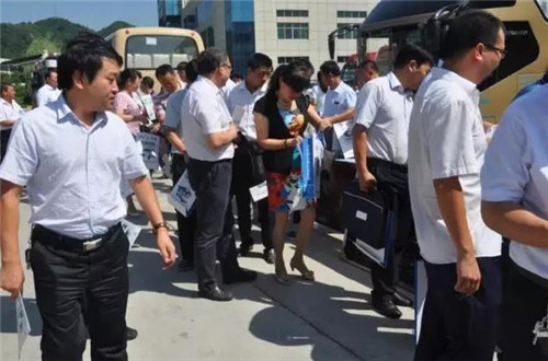 陜西商洛地產(chǎn)工業(yè)品促銷(xiāo)暨工業(yè)穩(wěn)增長(zhǎng)推進(jìn)會(huì)