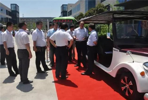 陜西商洛地產(chǎn)工業(yè)品促銷(xiāo)暨工業(yè)穩(wěn)增長(zhǎng)推進(jìn)會(huì)現(xiàn)場(chǎng)