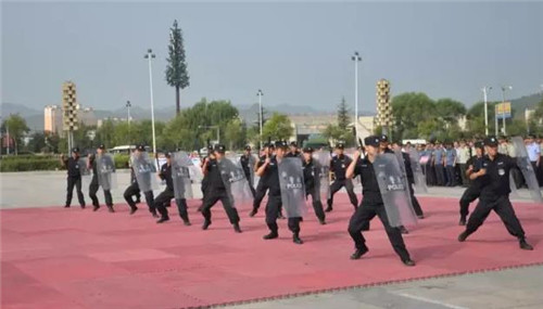 反恐防恐戰(zhàn)術(shù)技能現(xiàn)場(chǎng)演練展示