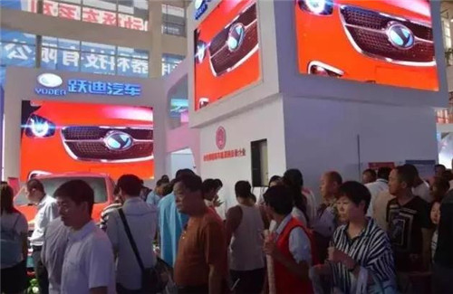 電動(dòng)轎車(chē)