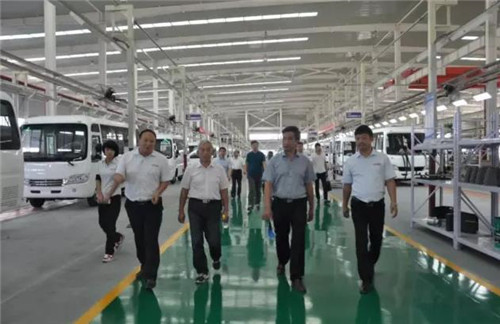 陜西省各高校專家、教授、學(xué)者一行到陜西躍迪公司調(diào)研