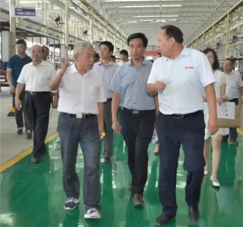 陜西省各高校專家、教授、學(xué)者一行到陜西躍迪考察