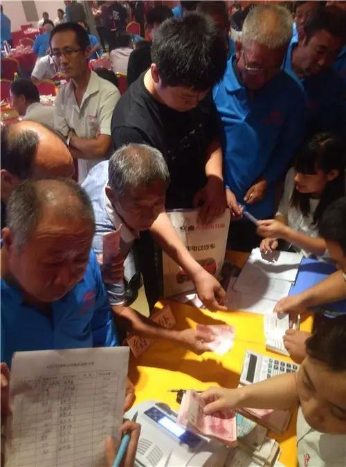 躍迪電動汽車團(tuán)購會預(yù)訂現(xiàn)場