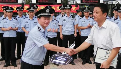 電動移動警務室