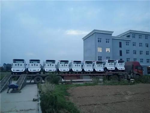 躍迪電動汽車裝車進行中