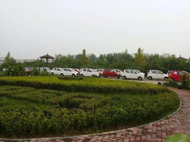 躍迪電動(dòng)汽車總裝下線