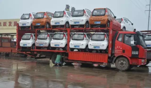 躍迪電動(dòng)車開往河南裝車完畢