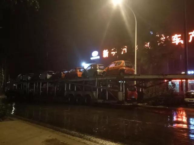 躍迪電動(dòng)汽車發(fā)往山東