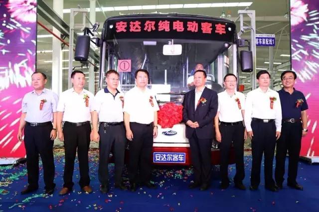 電動(dòng)客車圖片