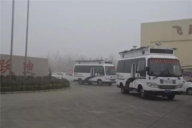 30臺躍迪燃油移動警務(wù)室批量發(fā)往河北石家莊交管局——霧霾鎖城，躍迪24小時全天候執(zhí)勤
