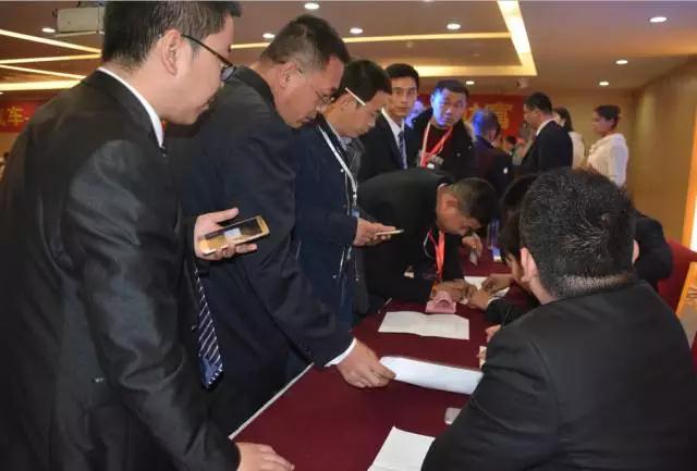 躍迪智能家族集結(jié)亮相鄭州展，萬人見證，共贏未來