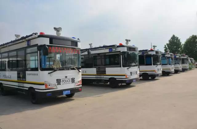 躍迪電動流動警務(wù)室集合完畢，準(zhǔn)備裝車