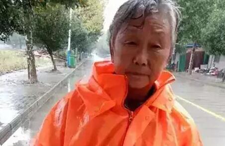 今天，躍迪向平凡而偉大的他們——環(huán)衛(wèi)工人致敬！