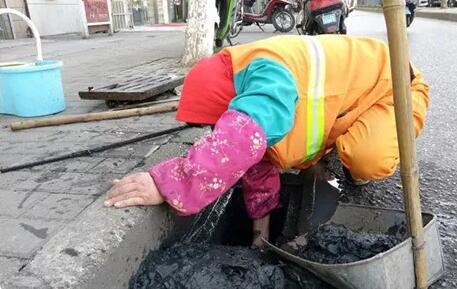 今天，躍迪向平凡而偉大的他們——環(huán)衛(wèi)工人致敬！