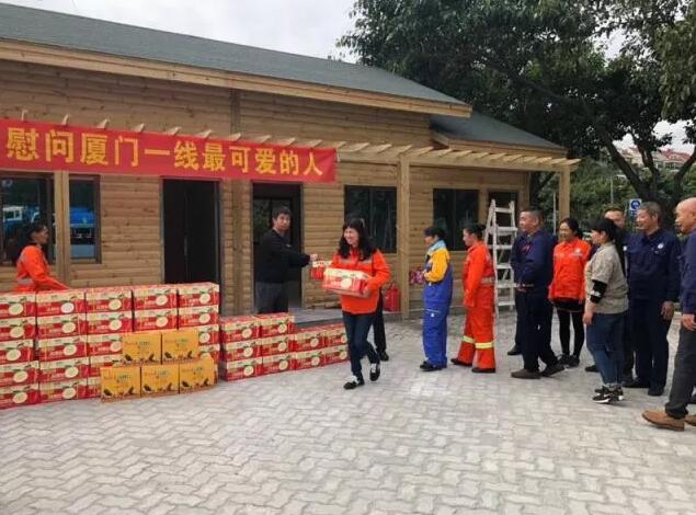 今天，躍迪向平凡而偉大的他們——環(huán)衛(wèi)工人致敬！