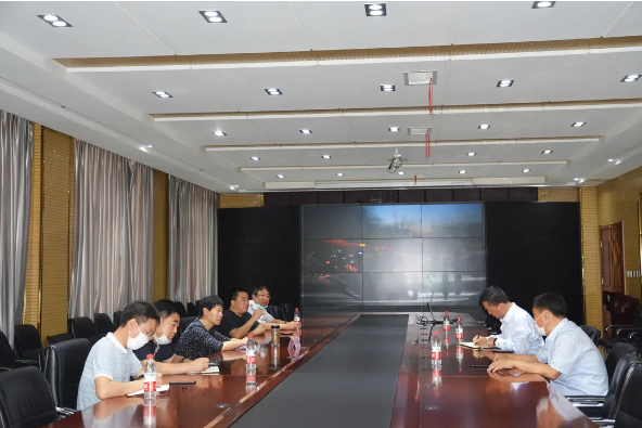 元氏縣長(zhǎng)許盡暉到躍迪集團(tuán)調(diào)研疫情防控和旅發(fā)大會(huì)重點(diǎn)項(xiàng)目工作
