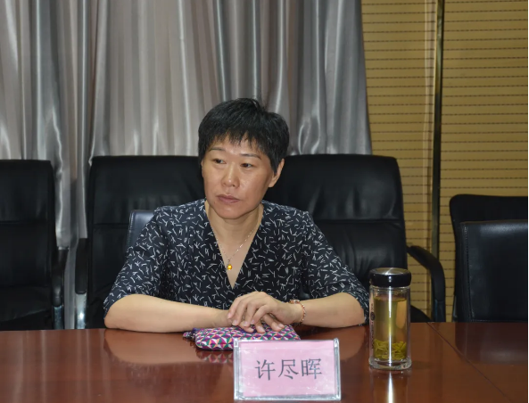 元氏縣長(zhǎng)許盡暉到躍迪集團(tuán)調(diào)研疫情防控和旅發(fā)大會(huì)重點(diǎn)項(xiàng)目工作