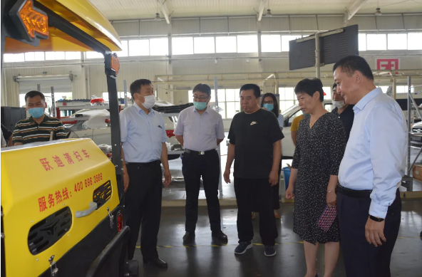 元氏縣長(zhǎng)許盡暉到躍迪集團(tuán)調(diào)研疫情防控和旅發(fā)大會(huì)重點(diǎn)項(xiàng)目工作