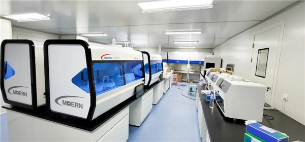 日檢20萬(wàn)人—躍迪核酸檢測(cè)實(shí)驗(yàn)室10天建成，調(diào)試完畢即將投入使用