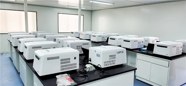 日檢20萬(wàn)人—躍迪核酸檢測(cè)實(shí)驗(yàn)室10天建成，調(diào)試完畢即將投入使用