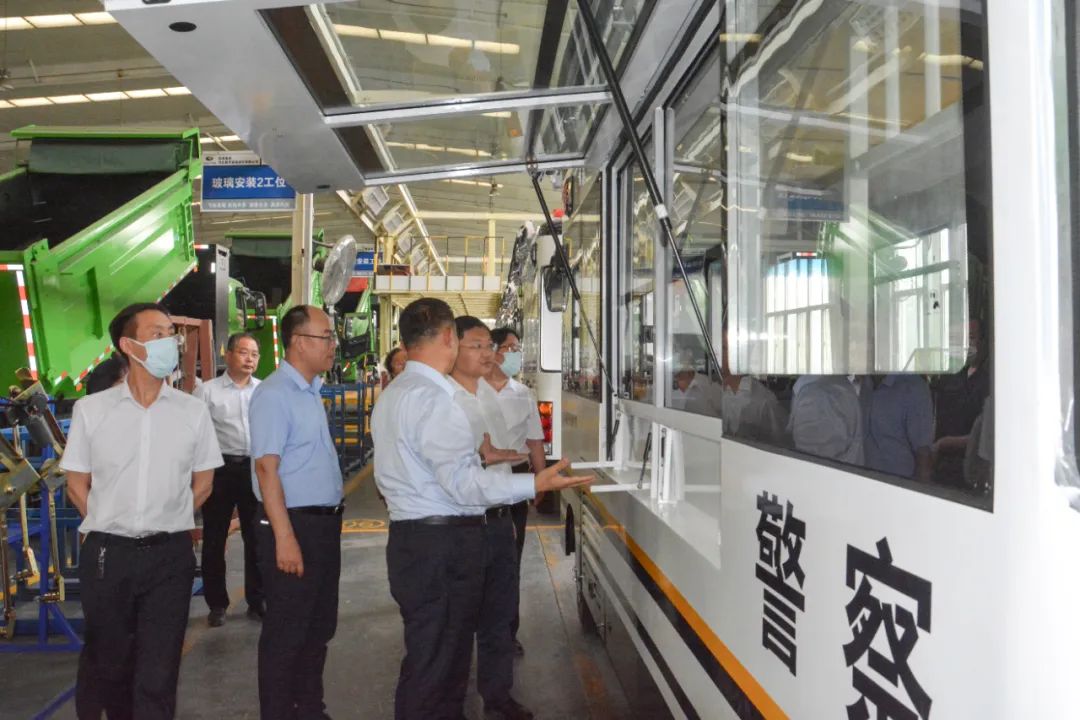 元氏縣委副書記、縣長曹鉑一行蒞臨躍迪集團考察調(diào)研