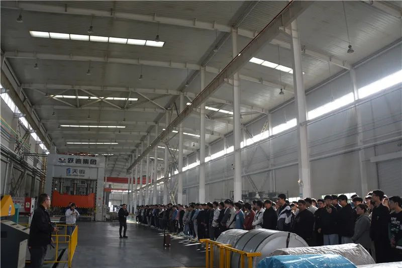 【走出校院 走進(jìn)企業(yè)】河北科技大學(xué)機(jī)械專(zhuān)業(yè)學(xué)生一行到躍迪集團(tuán)參觀交流