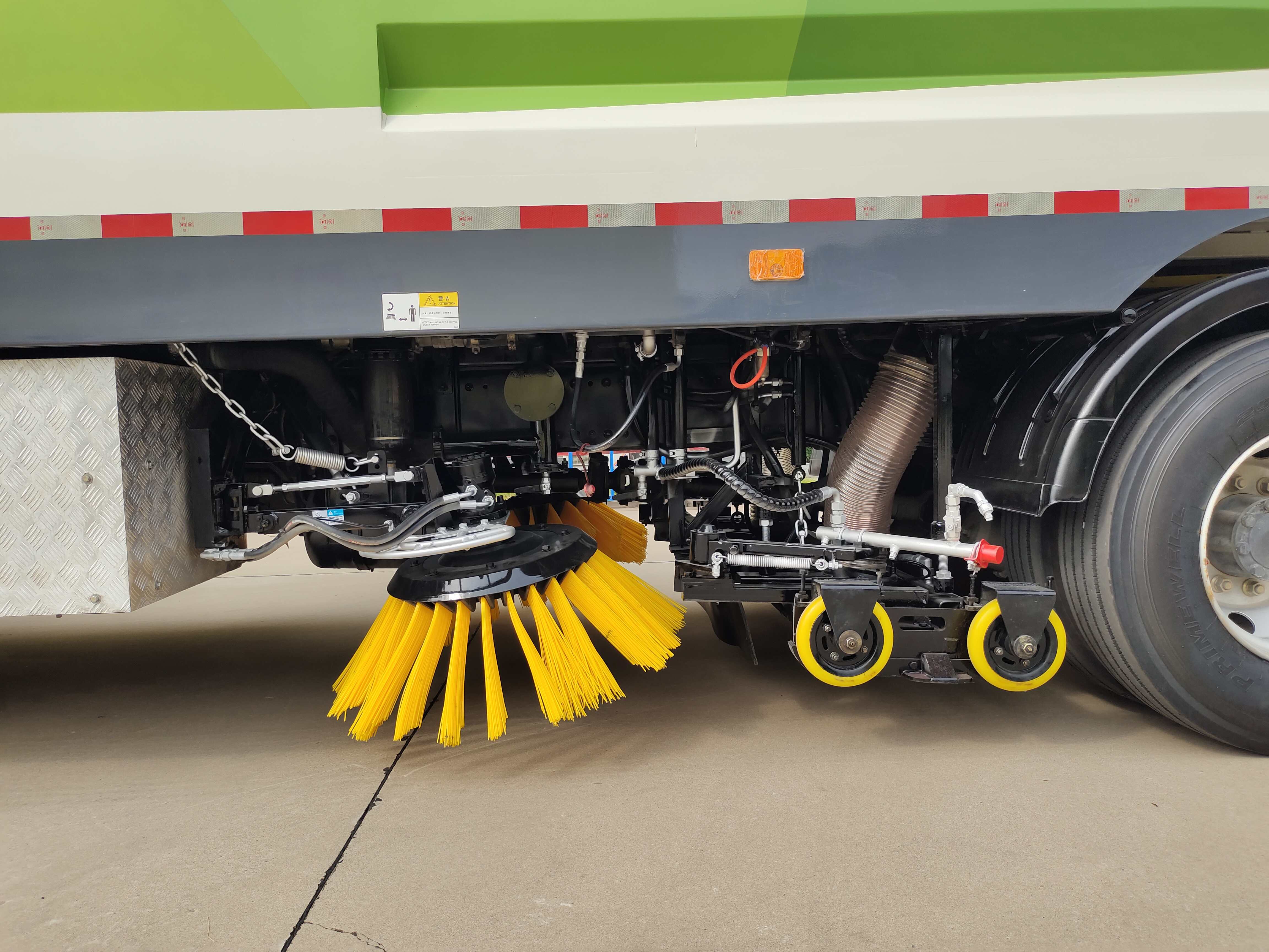 躍迪清掃車 —— 為城市顏值加分，為美好生活助力